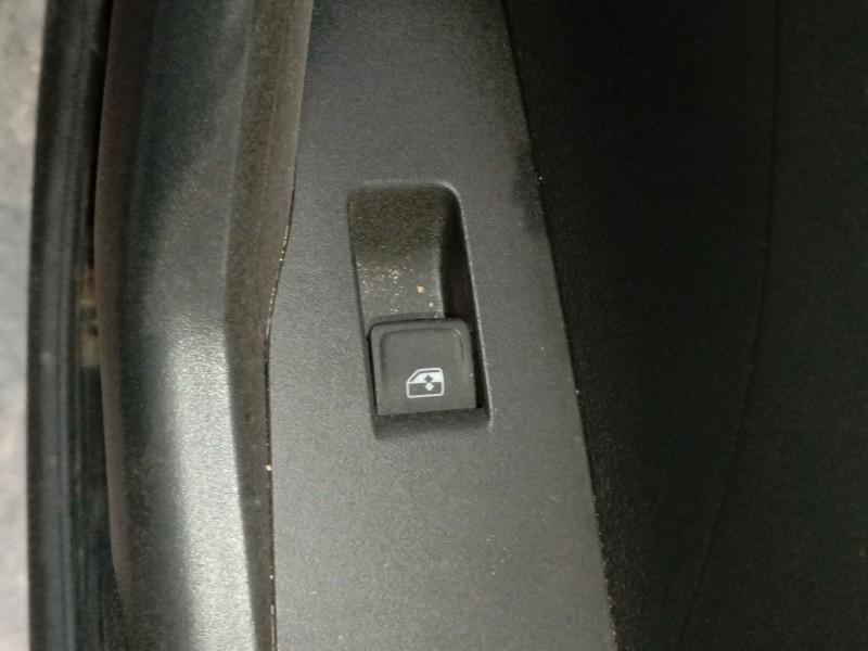 Recambio de mando elevalunas trasero derecho para volkswagen t-cross (c11, d31) 1.0 tsi referencia OEM IAM   