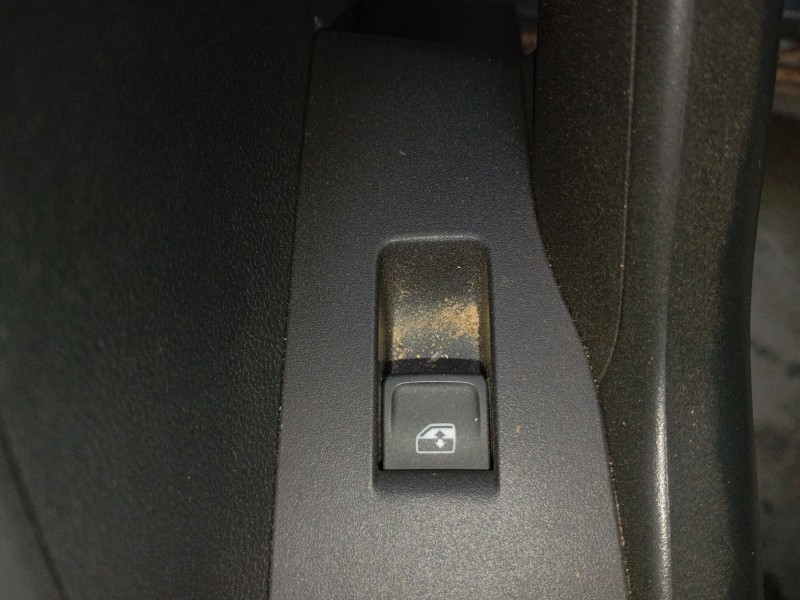 Recambio de mando elevalunas trasero izquierdo para volkswagen t-cross (c11, d31) 1.0 tsi referencia OEM IAM   