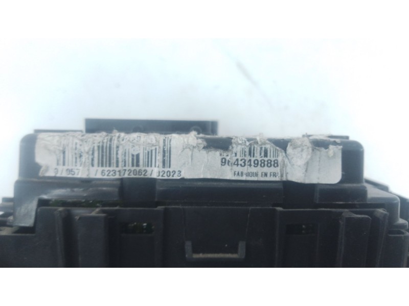 Recambio de caja reles / fusibles para citroën c5 berlina referencia OEM IAM   