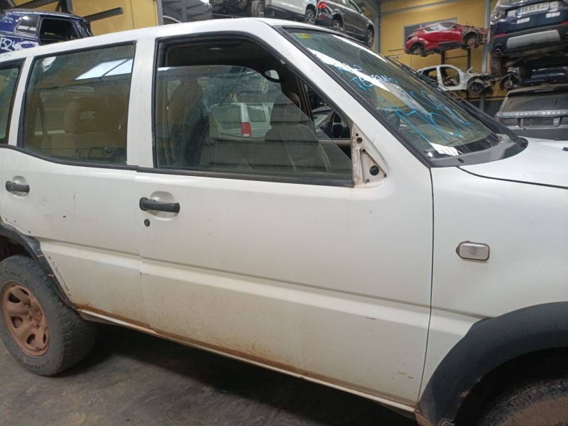 Recambio de puerta delantera derecha para nissan terrano ii (r20) 2.7 tdi 4wd referencia OEM IAM   