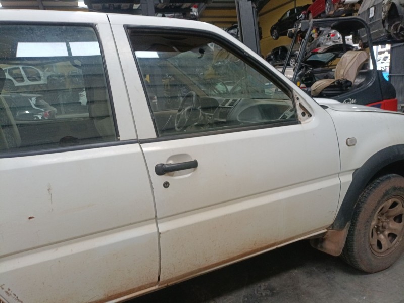 Recambio de puerta delantera derecha para nissan terrano ii (r20) 2.7 tdi 4wd referencia OEM IAM   