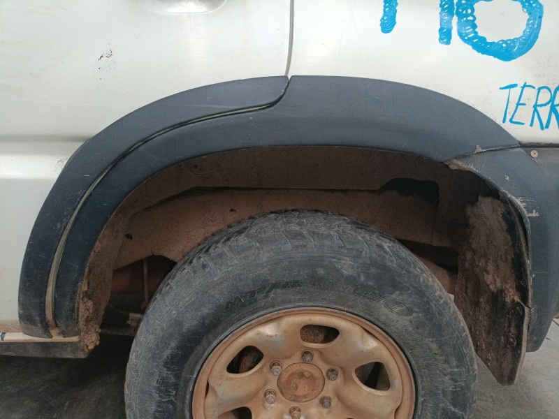 Recambio de aletin trasero izquierdo para nissan terrano ii (r20) 2.7 tdi 4wd referencia OEM IAM   