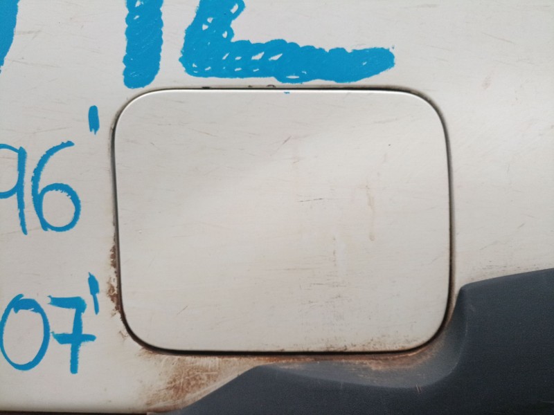 Recambio de tapa exterior combustible para nissan terrano ii (r20) 2.7 tdi 4wd referencia OEM IAM   