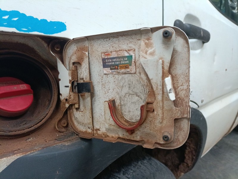 Recambio de tapa exterior combustible para nissan terrano ii (r20) 2.7 tdi 4wd referencia OEM IAM   