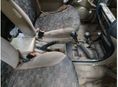 Recambio de consola central para nissan terrano ii (r20) 2.7 tdi 4wd referencia OEM IAM   