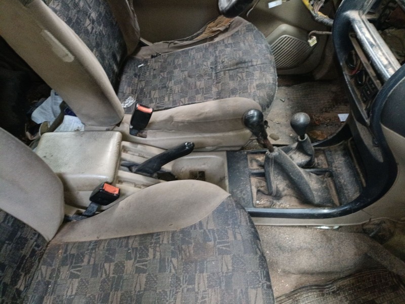 Recambio de consola central para nissan terrano ii (r20) 2.7 tdi 4wd referencia OEM IAM   