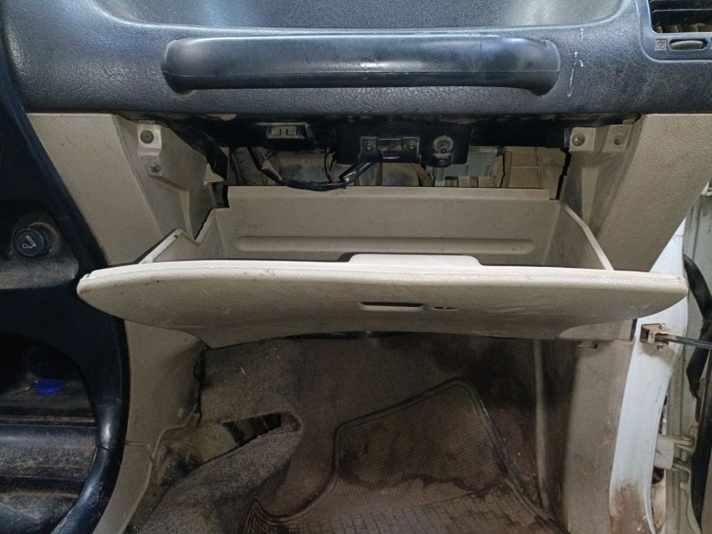 Recambio de guantera para nissan terrano ii (r20) 2.7 tdi 4wd referencia OEM IAM   