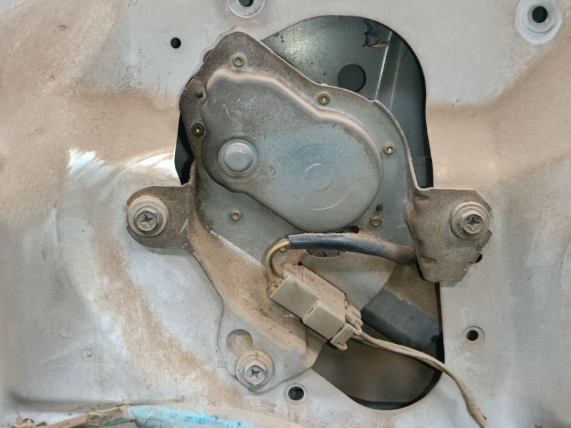 Recambio de motor limpia trasero para nissan terrano ii (r20) 2.7 tdi 4wd referencia OEM IAM 287000X000 0390201561 