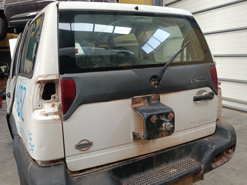 Recambio de porton trasero para nissan terrano ii (r20) 2.7 tdi 4wd referencia OEM IAM   