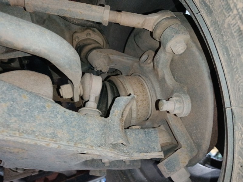 Recambio de mangueta delantera izquierda para nissan terrano ii (r20) 2.7 tdi 4wd referencia OEM IAM   