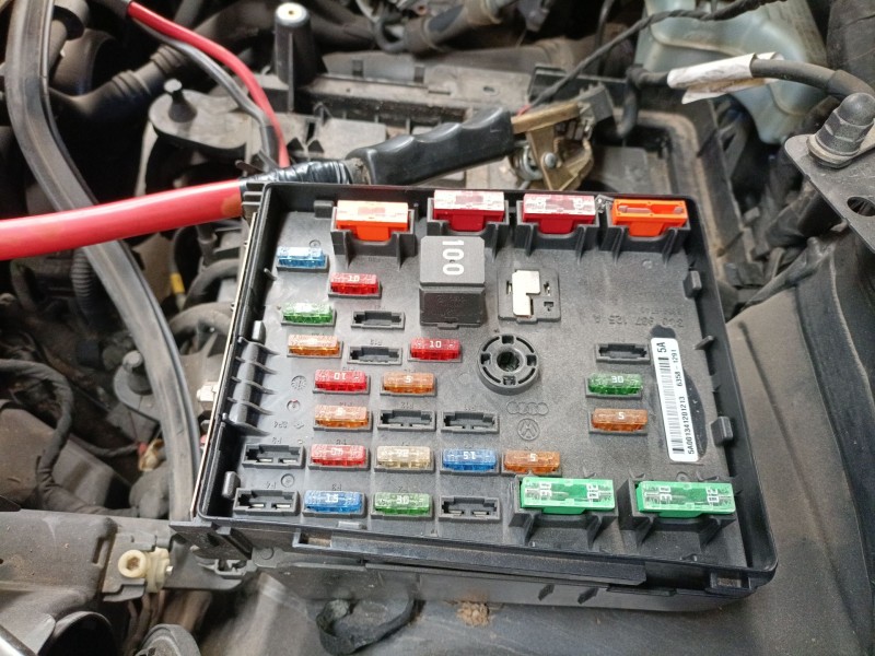 Recambio de caja reles / fusibles para volkswagen tiguan (5n_) 2.0 tdi referencia OEM IAM   