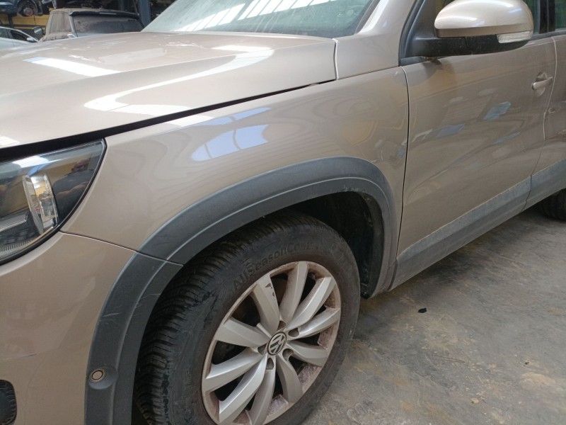 Recambio de aleta delantera izquierda para volkswagen tiguan (5n_) 2.0 tdi referencia OEM IAM   
