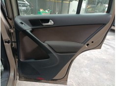 GUARNECIDO PUERTA TRASERA DERECHA 