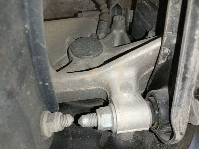 Recambio de mangueta trasera izquierda para volkswagen tiguan (5n_) 2.0 tdi referencia OEM IAM   