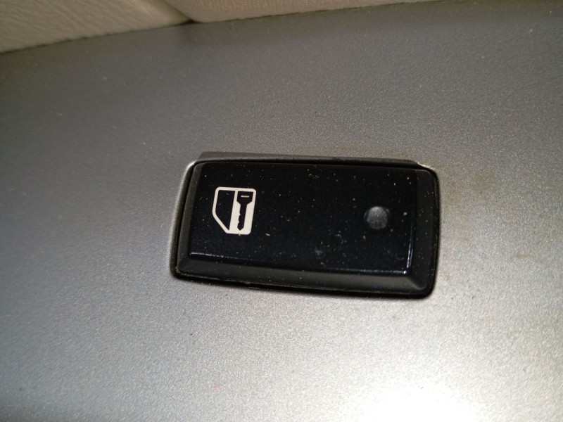 Recambio de mando elevalunas delantero derecho para hyundai santa fé ii (cm) 2.2 crdi 4x4 referencia OEM IAM   