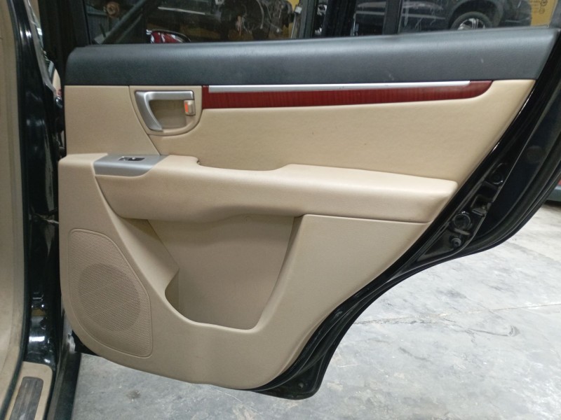 Recambio de guarnecido puerta trasera derecha para hyundai santa fé ii (cm) 2.2 crdi 4x4 referencia OEM IAM   