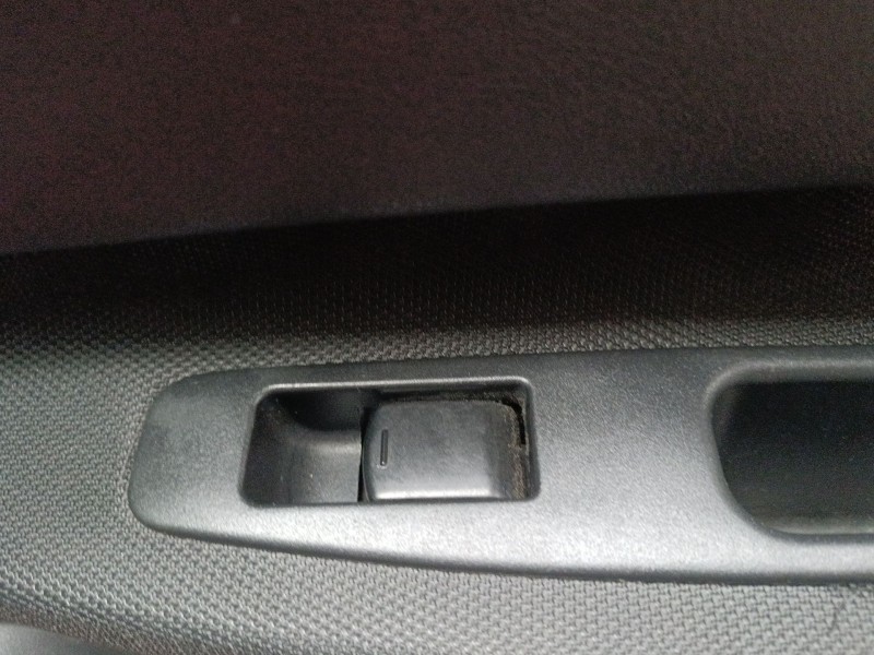 Recambio de mando elevalunas trasero derecho para nissan qashqai i (j10, nj10) 2.0 dci a las 4 ruedas referencia OEM IAM   