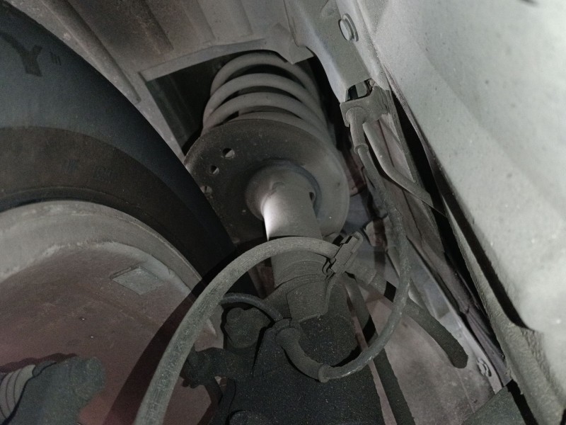 Recambio de amortiguador delantero derecho para nissan qashqai i (j10, nj10) 2.0 dci a las 4 ruedas referencia OEM IAM   