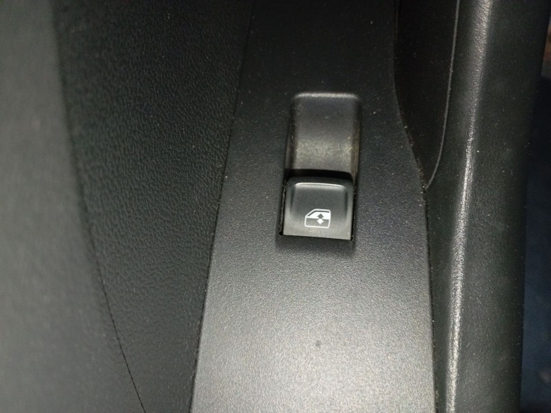 Recambio de mando elevalunas trasero izquierdo para volkswagen t-cross (c11, d31) 1.0 tsi referencia OEM IAM   