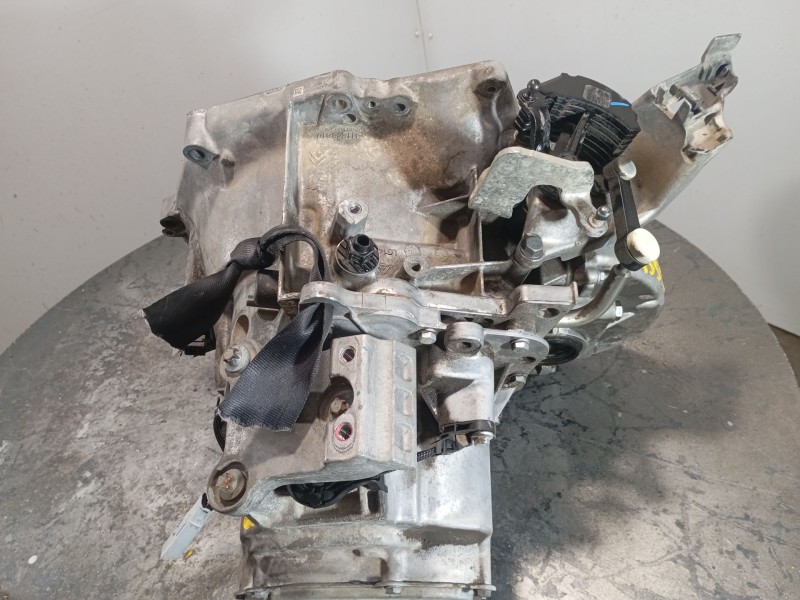 Recambio de caja cambios para citroën c4 cactus 1.5 bluehdi 100 referencia OEM IAM 20V246  