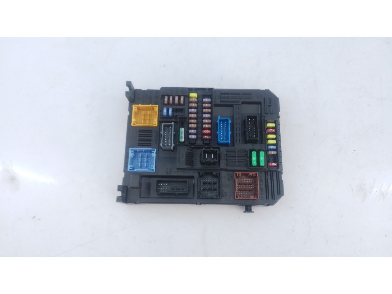 Recambio de caja reles / fusibles para peugeot 3008 ii suv (mc_, mr_, mj_, m4_) 1.2 thp/ puretech 130 (mrhnsm, mrhnsu, mrhnsj, m