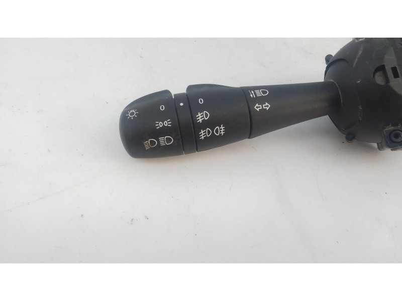 Recambio de mando intermitentes para dacia sandero stepway referencia OEM IAM   