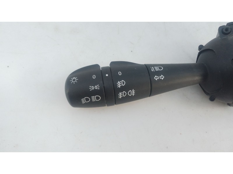 Recambio de mando intermitentes para dacia sandero stepway ambiance referencia OEM IAM   