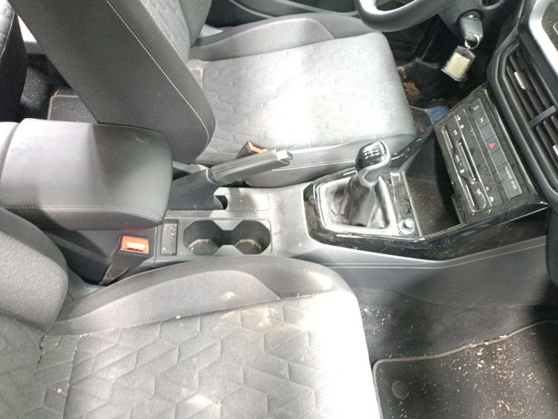 Recambio de consola central para volkswagen t-cross (c11, d31) 1.0 tsi referencia OEM IAM   