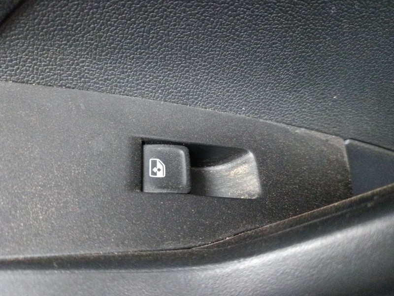 Recambio de mando elevalunas trasero izquierdo para volkswagen t-cross (c11, d31) 1.0 tsi referencia OEM IAM   