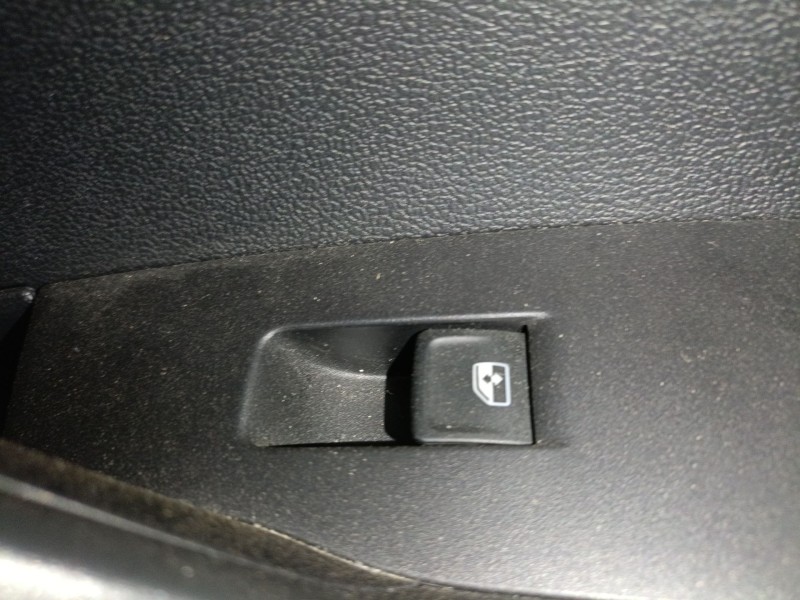 Recambio de mando elevalunas trasero derecho para volkswagen t-cross (c11, d31) 1.0 tsi referencia OEM IAM   