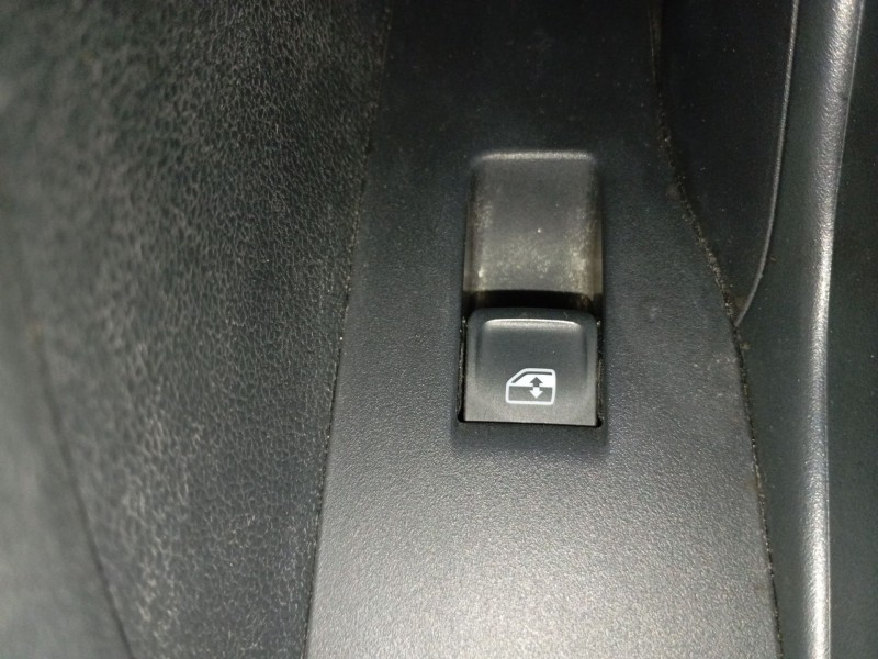 Recambio de mando elevalunas trasero izquierdo para volkswagen t-cross (c11, d31) 1.0 tsi referencia OEM IAM   