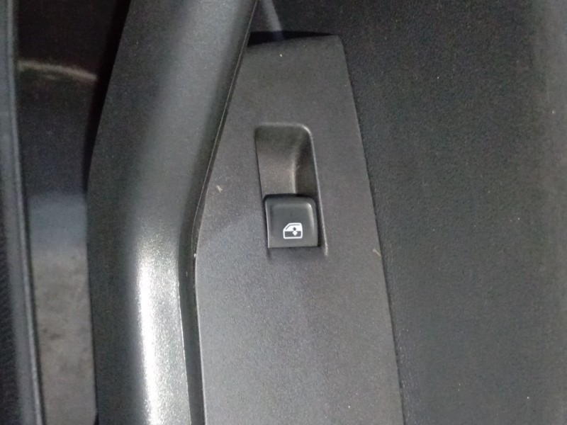 Recambio de mando elevalunas delantero derecho para volkswagen t-cross (c11, d31) 1.0 tsi referencia OEM IAM   