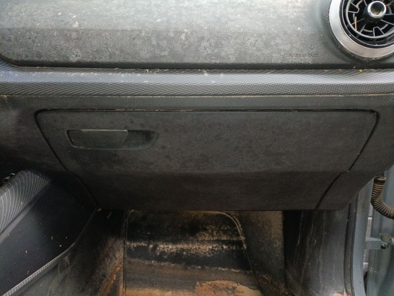Recambio de guantera para audi q2 (gab, gag) 35 tfsi referencia OEM IAM   