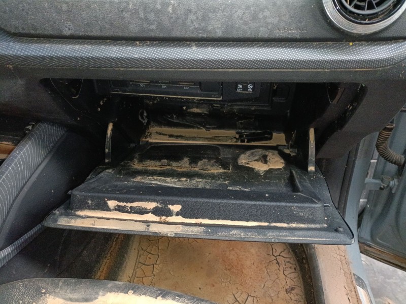 Recambio de guantera para audi q2 (gab, gag) 35 tfsi referencia OEM IAM   