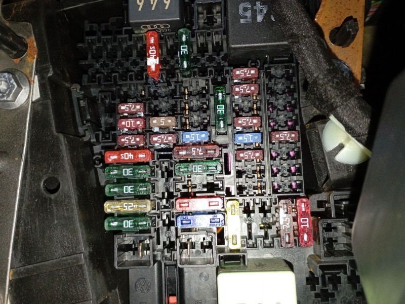 Recambio de caja reles / fusibles para volkswagen t-cross (c11, d31) 1.0 tsi referencia OEM IAM   