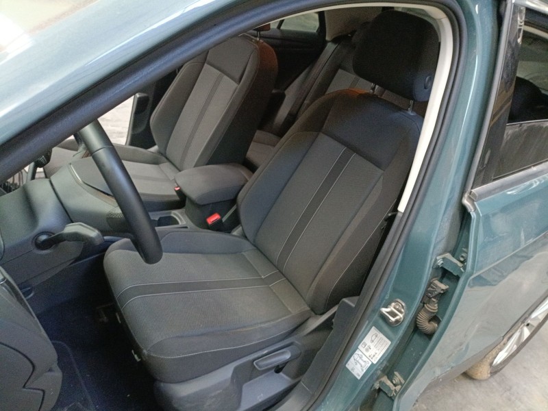 volkswagen t-roc (a11, d11) del año 2024