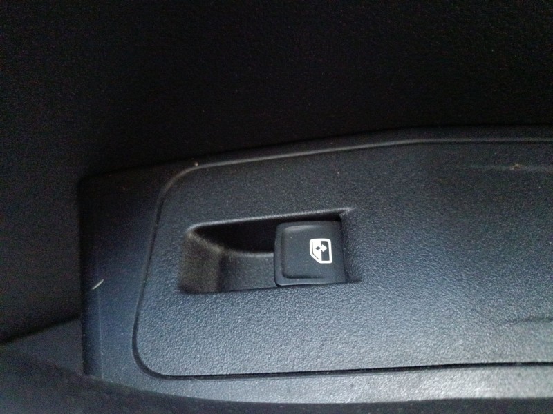 Recambio de mando elevalunas trasero derecho para volkswagen t-roc (a11, d11) 1.5 tsi referencia OEM IAM   