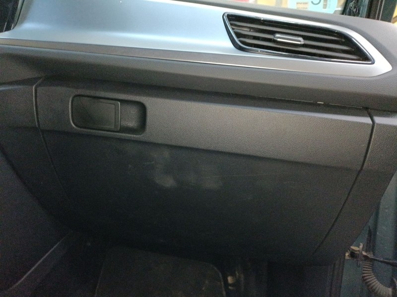 Recambio de guantera para volkswagen t-roc (a11, d11) 1.5 tsi referencia OEM IAM   