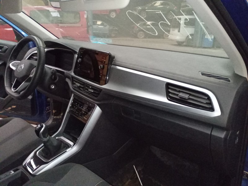 volkswagen t-roc (a11, d11) del año 2024