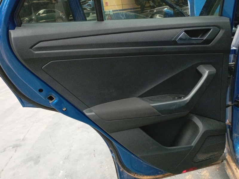 Recambio de guarnecido puerta trasera izquierda para volkswagen t-roc (a11, d11) 1.5 tsi referencia OEM IAM   