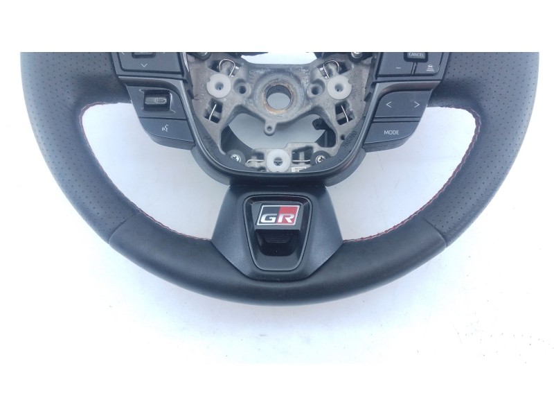 Recambio de volante para toyota c-hr (x2, h2) phev hybrid awd gr sport referencia OEM IAM   