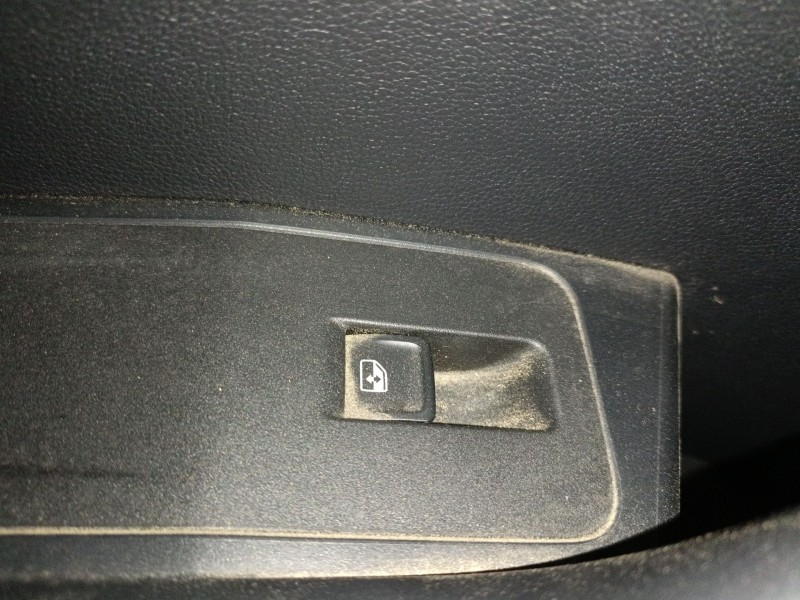 Recambio de mando elevalunas trasero izquierdo para volkswagen t-roc (a11, d11) 1.5 tsi referencia OEM IAM   