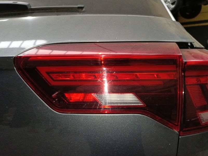 Recambio de piloto trasero derecho porton para volkswagen t-roc (a11, d11) 1.5 tsi referencia OEM IAM   