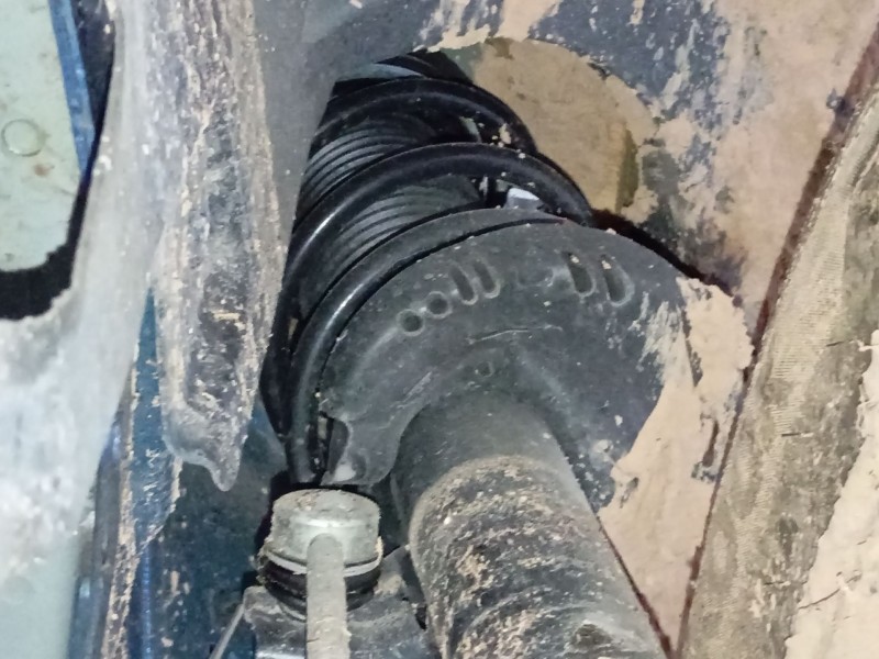 Recambio de amortiguador delantero izquierdo para volkswagen t-roc (a11, d11) 1.5 tsi referencia OEM IAM   