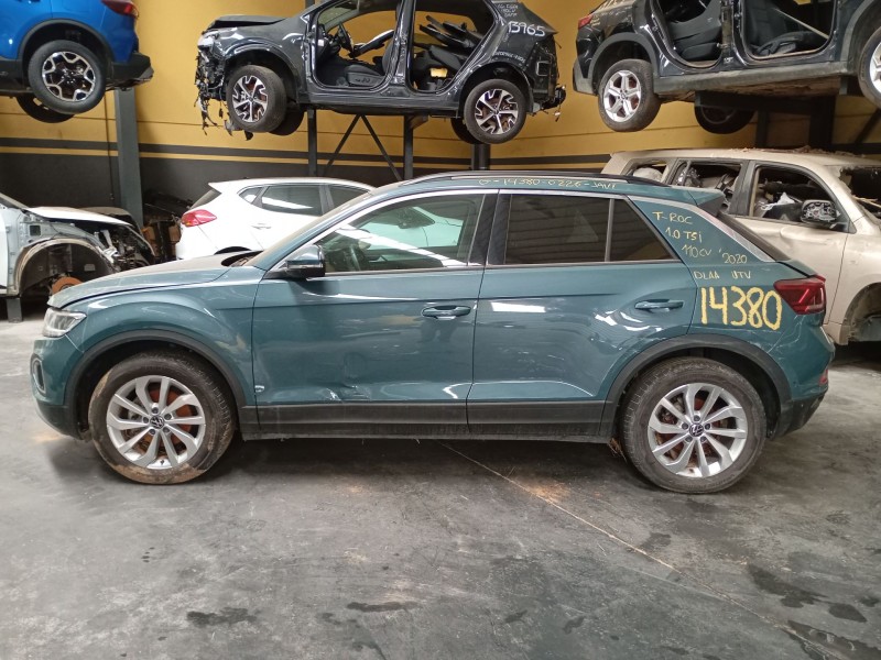 volkswagen t-roc (a11, d11) del año 2024