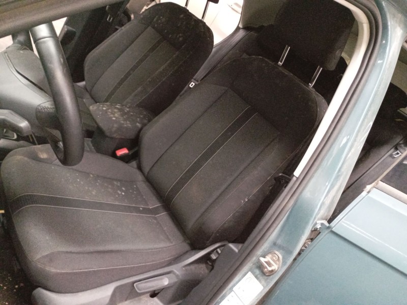 volkswagen t-roc (a11, d11) del año 2024