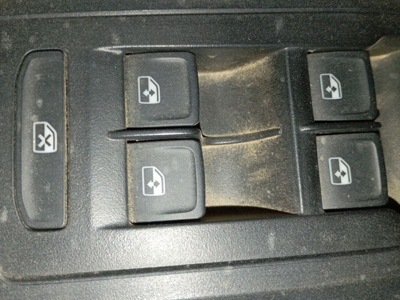 Recambio de mando elevalunas delantero izquierdo para volkswagen t-roc (a11, d11) 1.5 tsi referencia OEM IAM   