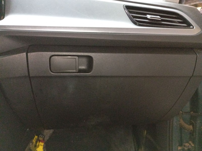 Recambio de guantera para volkswagen t-roc (a11, d11) 1.0 tsi referencia OEM IAM   