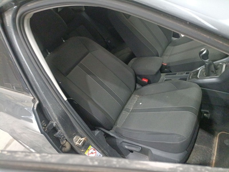 volkswagen t-roc (a11, d11) del año 2024