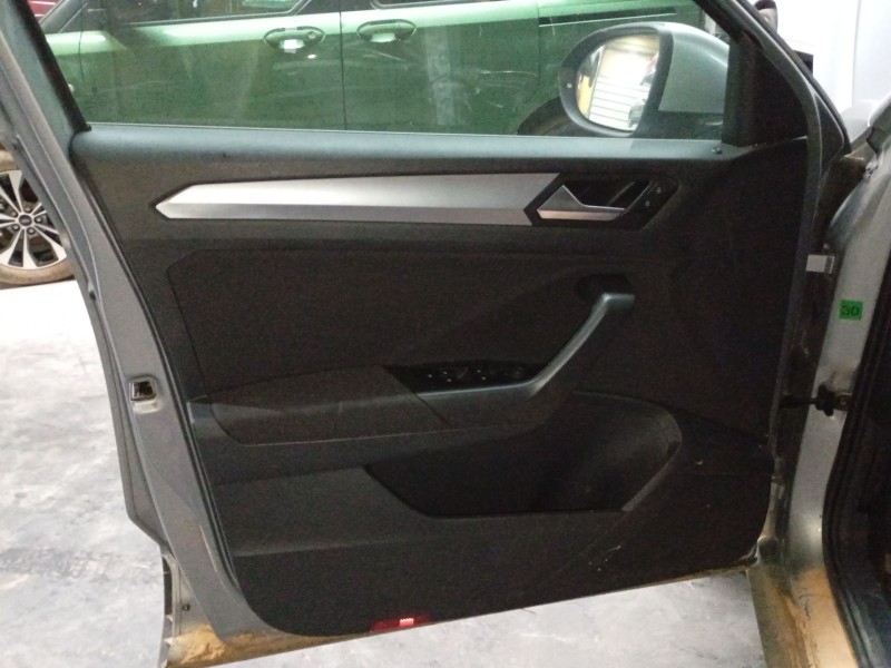Recambio de guarnecido puerta delantera izquierda para volkswagen t-roc (a11, d11) 1.5 tsi referencia OEM IAM   
